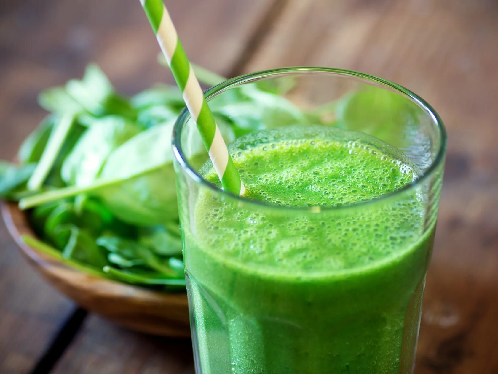 Напитки смузи Smoothie Green. Зелёный смузи детокс. Зеленый сок. Зеленый коктейль. Когда пить смузи из сельдерея