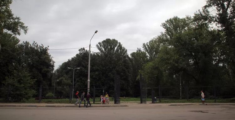 Литературная аллея в парке маяковского. Маяковский парк нижний новгород. Жк маяковский парк нижний новгород. Парк имени маяковского нижний новгород перекопская улица. Парк имени маяковского нижний новгород перекопская улица.