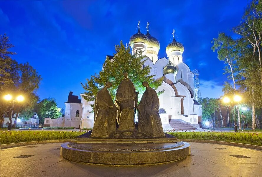 Троица памятник культуры век. Троица Ярославль памятник. Город Ярославль памятник Святой Троице. Троица (скульптурная композиция в Ярославле). Виды Ярославля.