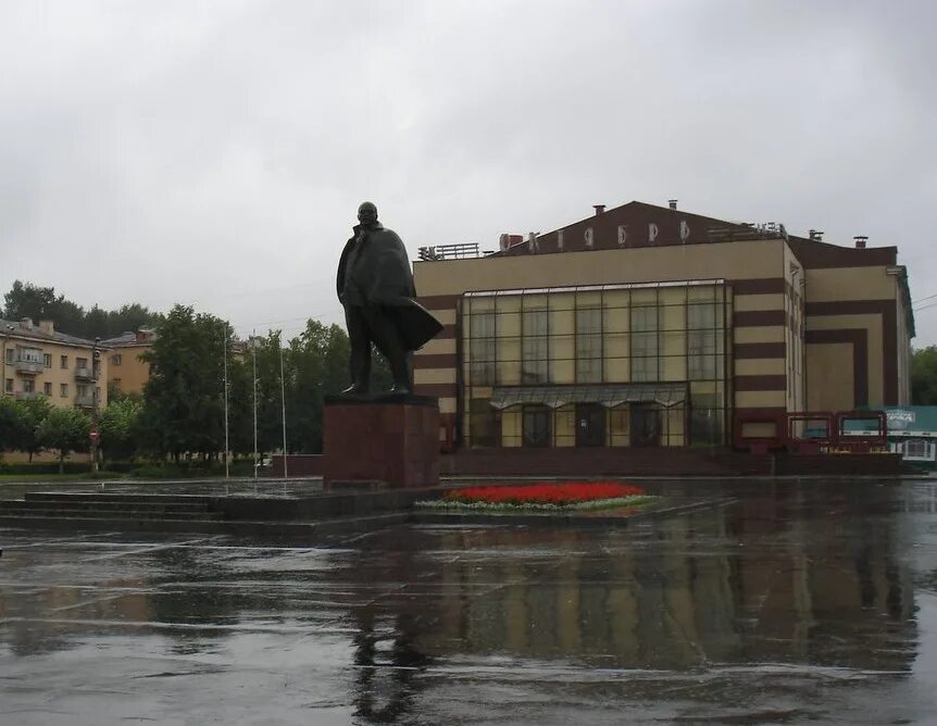 Площадь снежинска. Площадь ленина снежинск. челябинск-70 снежинск. челябинск 70 закрытый город. снежинск площадь города.