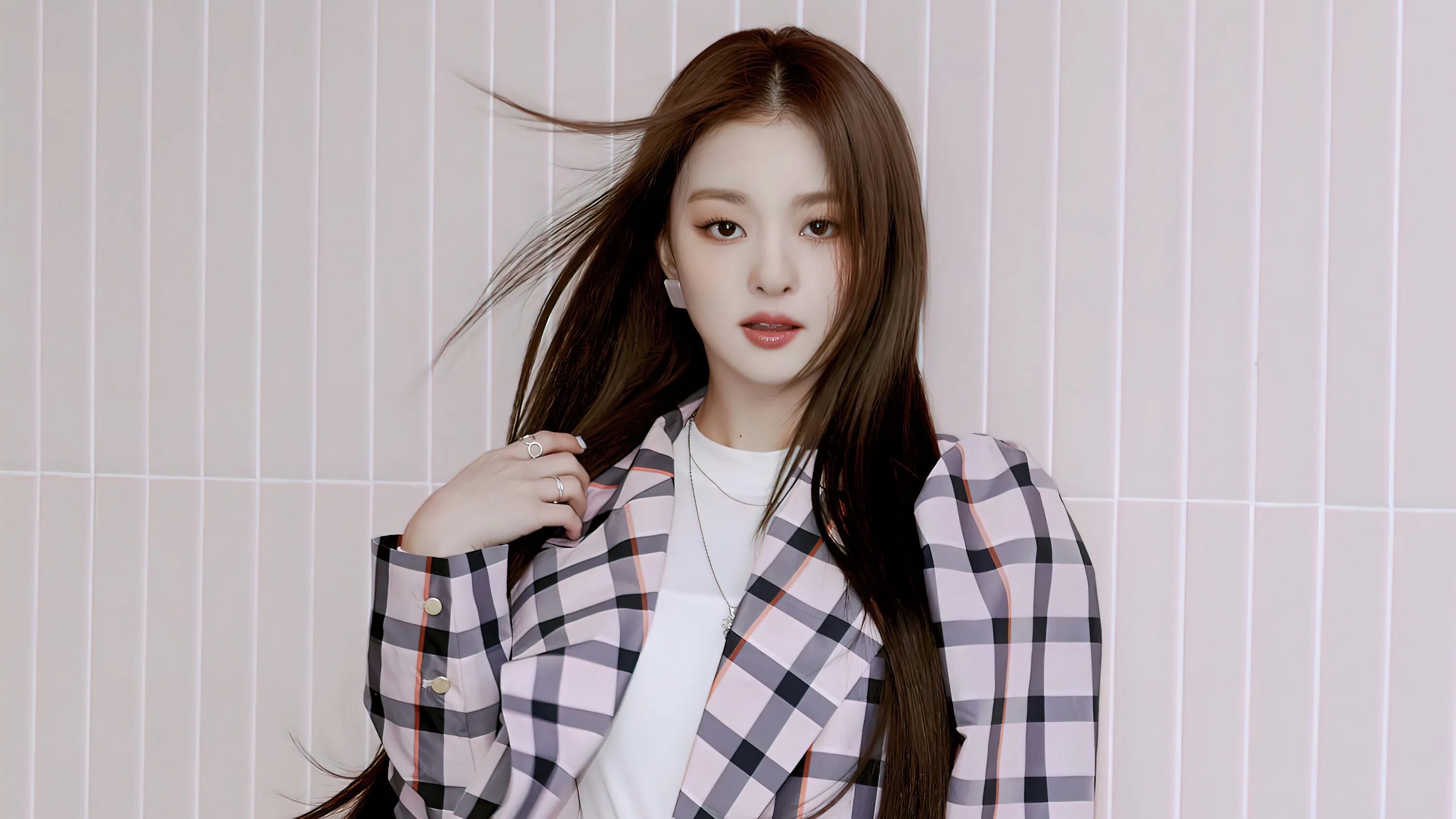 Фромис 9. Lee Nagyung fromis_9. Fromis_9 kpop. Ли соён fromis 9. Ли 9 сайт