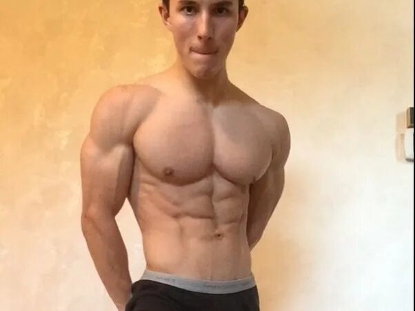 Ryan Sharp. Ryan Sharp bodybuilder.