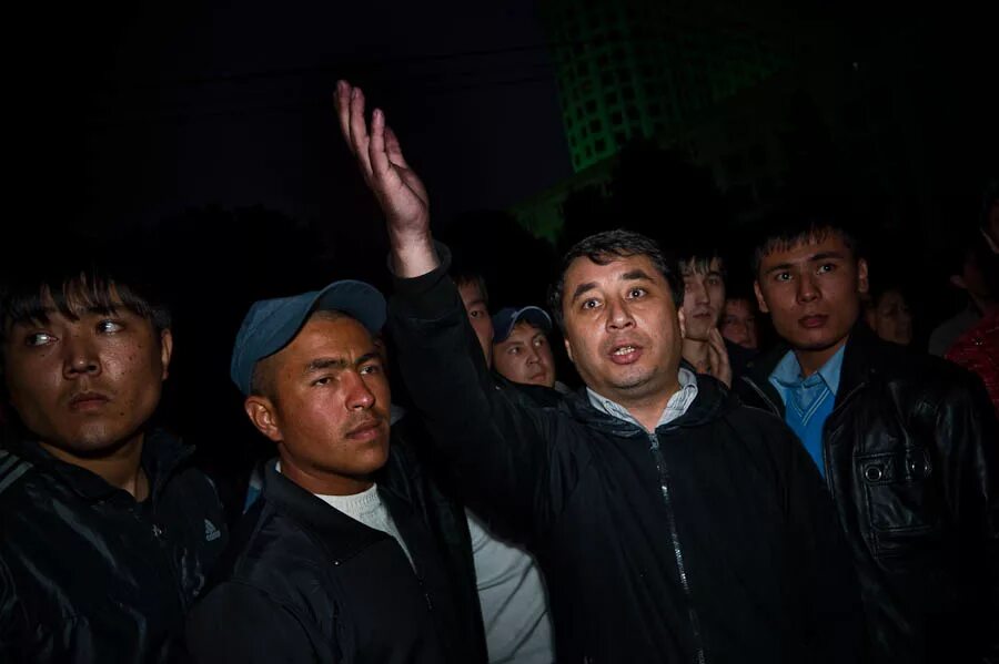 Толпа казахов. Толпа киргизов. Толпа таджиков. Киргизы и узбеки.