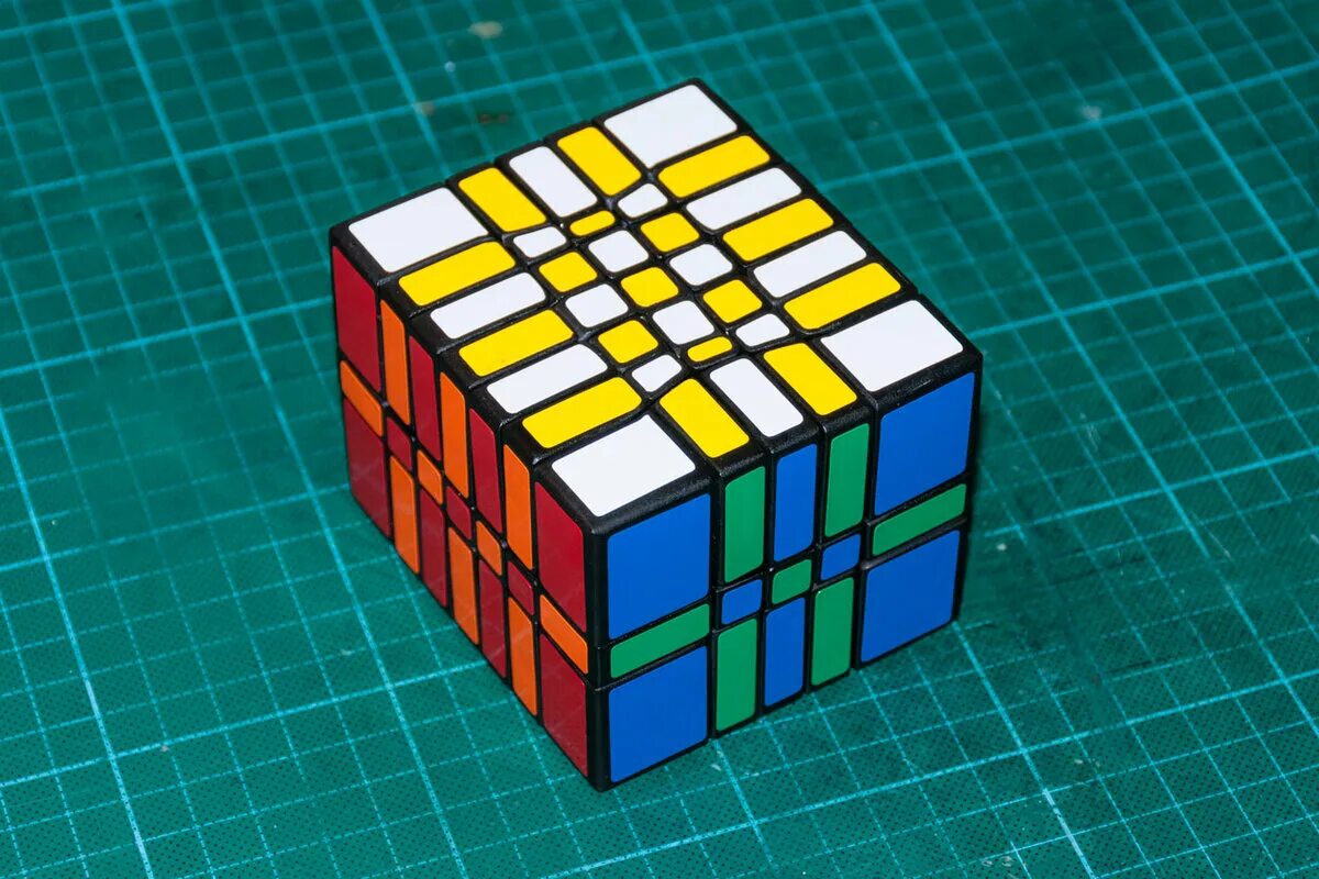Кубик рубик легко. Кубик рубик 20х20. Кубик Рубика 36x36. Кубик рубик 3 на 3 спидкубинг. Кубик Рубика 3на3 спираль.