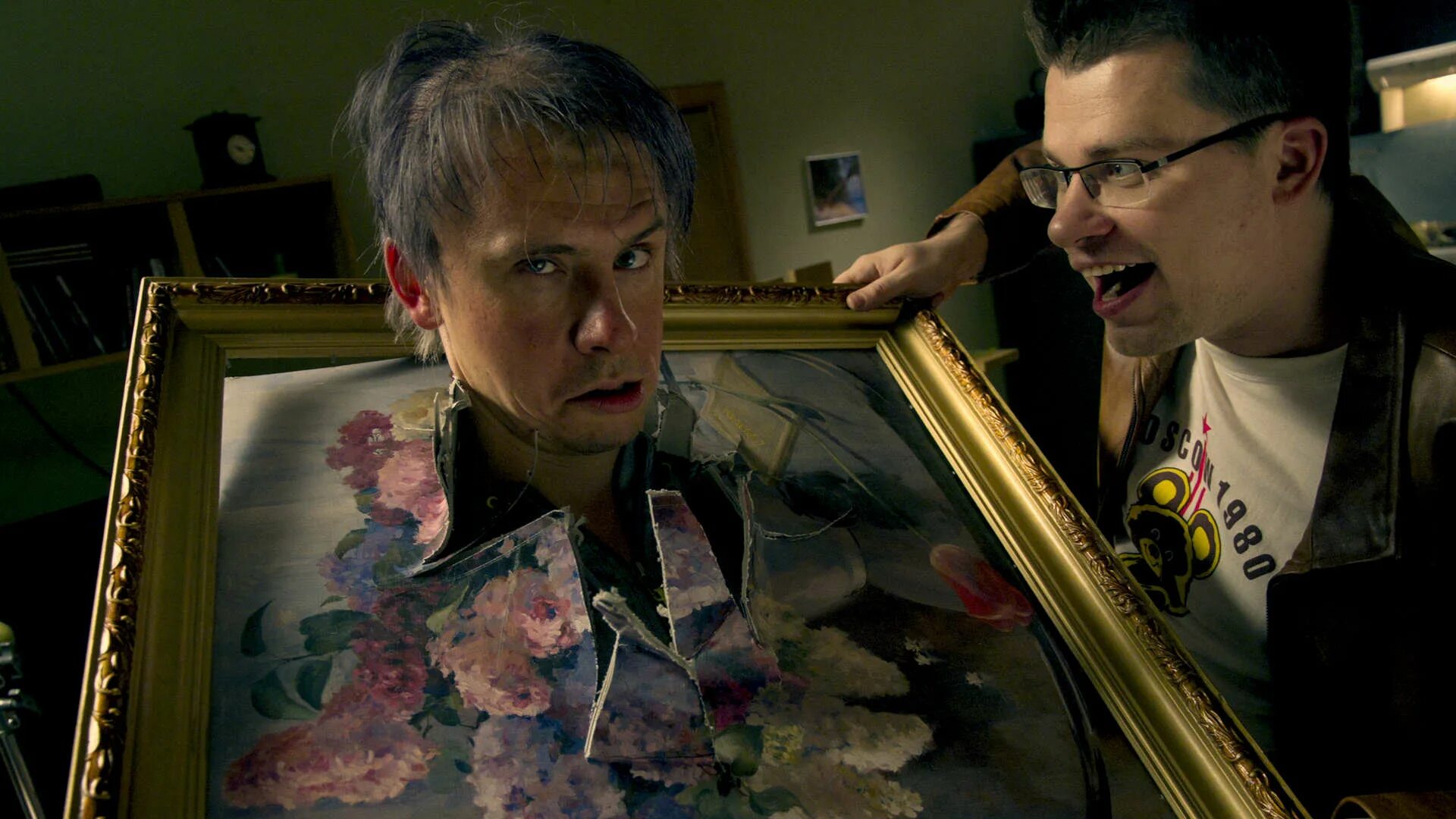 Гарик харламов иду иду иду. Тимур батрутдинов камеди клаб. Гарик харламов. Камеди клаб гифки. Тимур батрутдинов хб шоу.