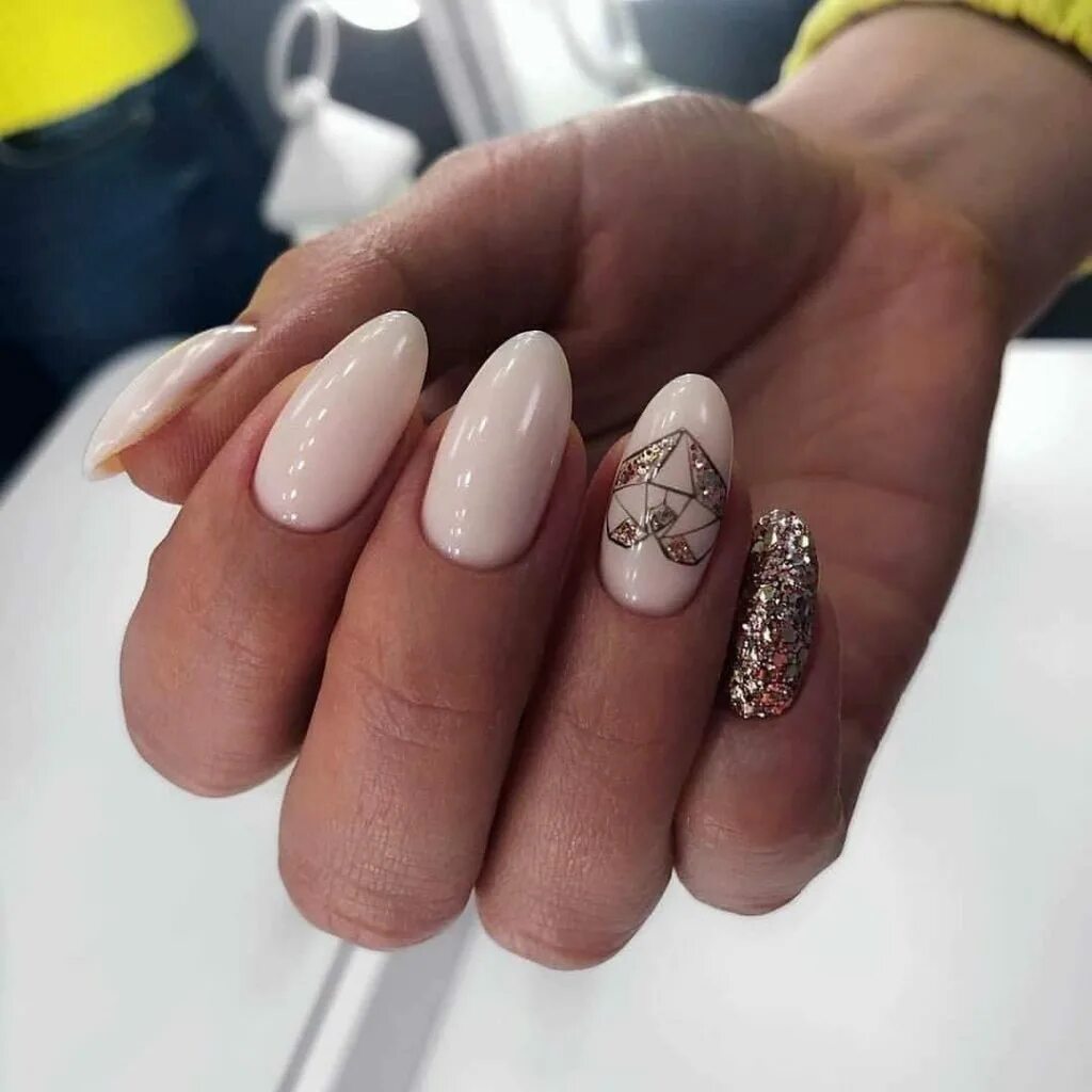 Luxio ivory 110. маникюр стильный кремовый. кремовый маникюр. кремовые ногти. нюдовый маникюр слоновая кость.