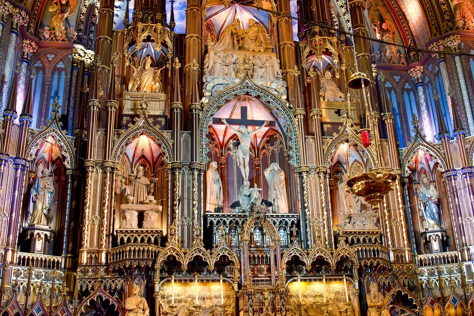 Базилика нотр-дам де монреаль. Собор парижской богоматери скульптуры внутри. Собор парижской богоматери внутри. Сколько лет собору богоматери. Собор парижской богоматери нотр-дам внутри.