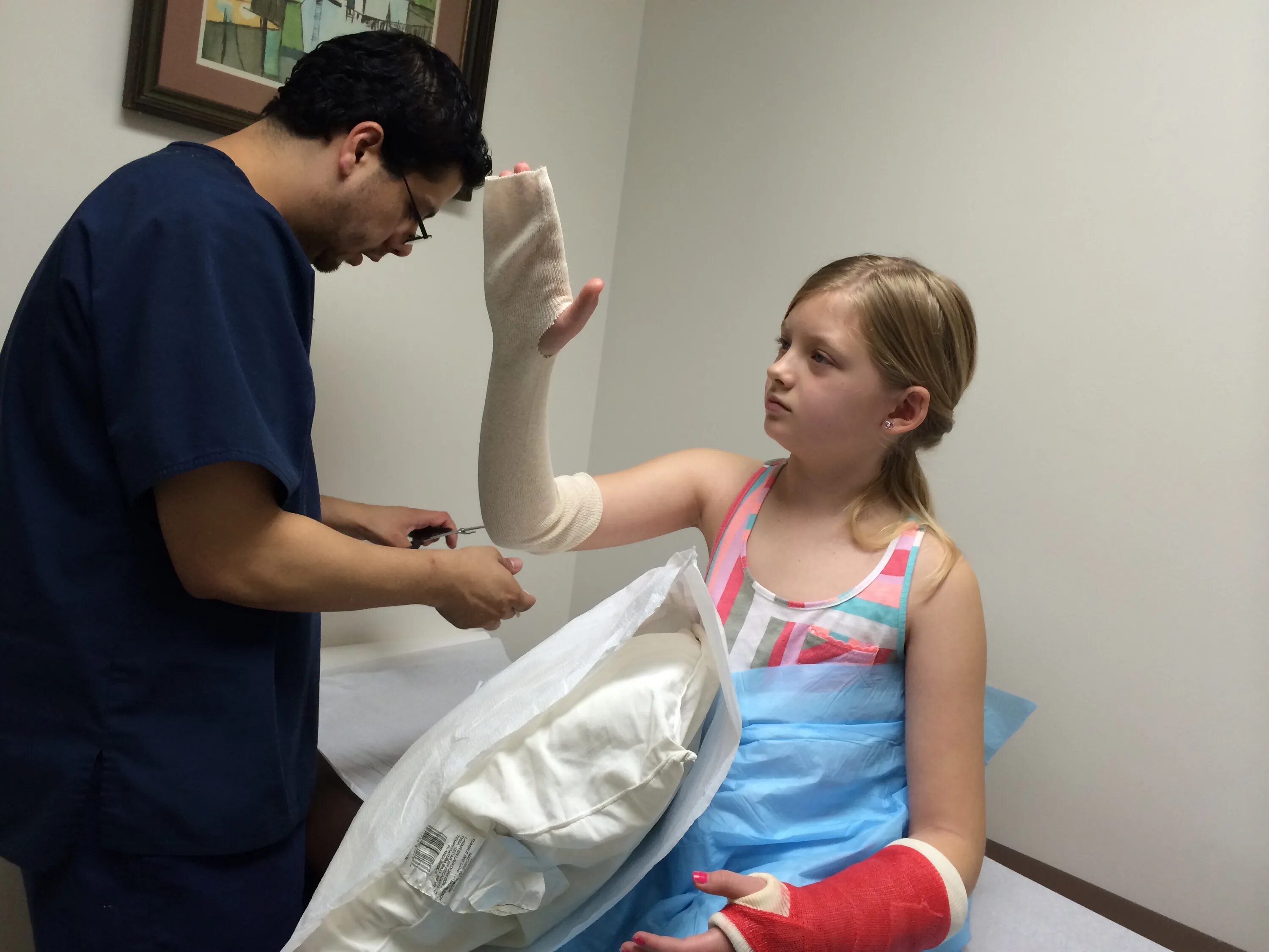 Arm mine. Arm cast kids. girl broke her arm.