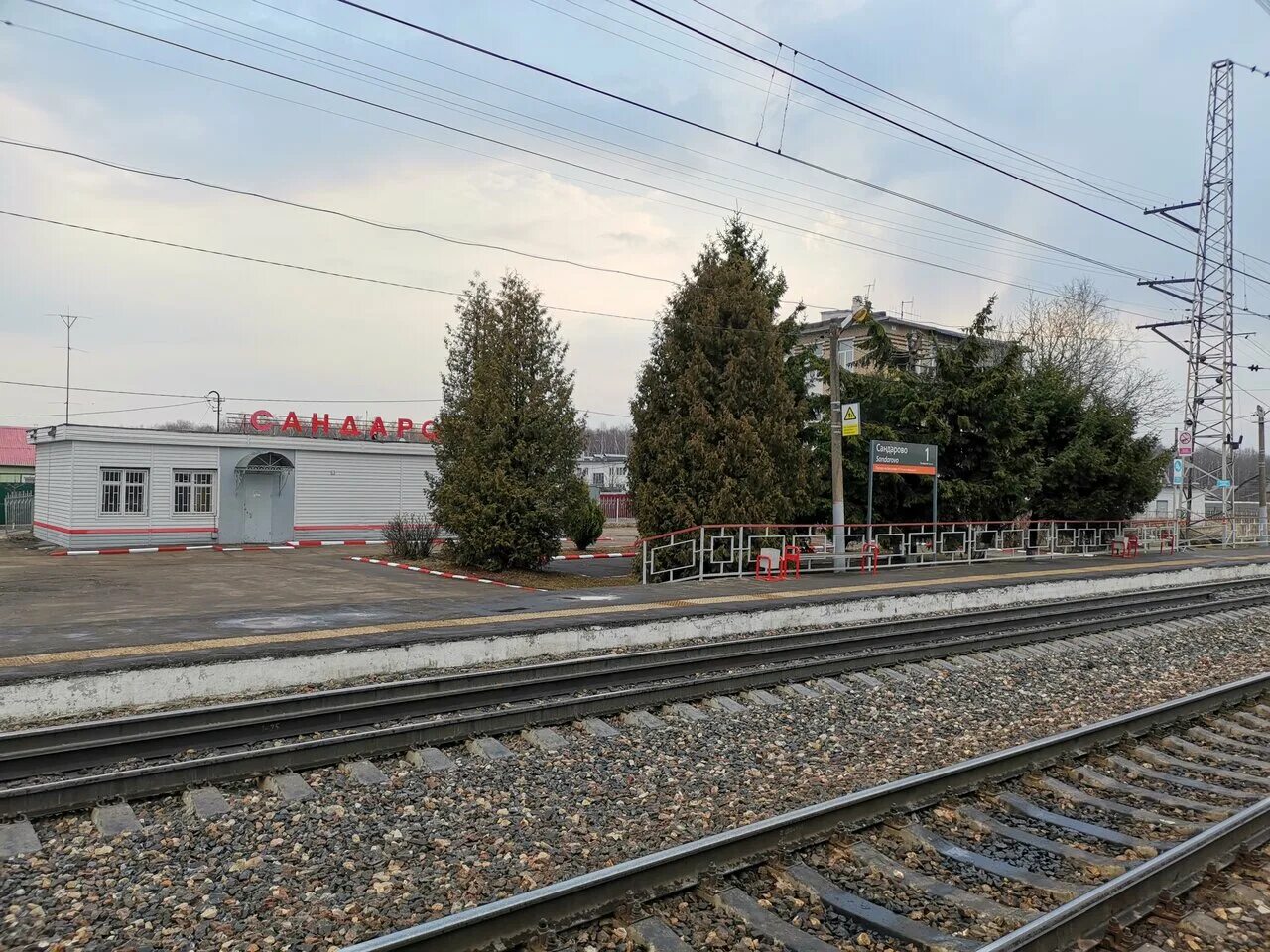 эд4м-0273. электричка на вокзале фото. вокзал чехов платформы. чехов вокзал электричек. чехов вокзал электричек.