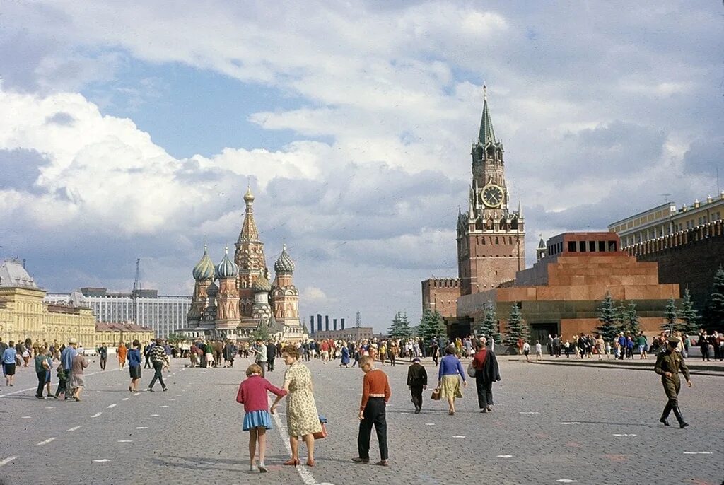 Цветная площадь. Москва 90е красная площадь. Красная площадь 80-е. Красная площадь в 70е годы. Москва красная площадь СССР.