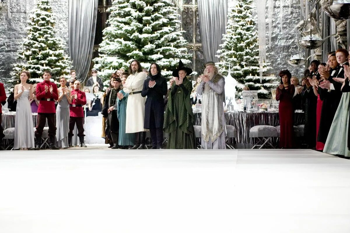 гермиона грейнджер святочный бал. гарри поттер и кубок огня святочный бал. минерва макгонагалл святочный бал. гермиона грейнджер на балу. гарри поттер и кубок огня святочный бал.