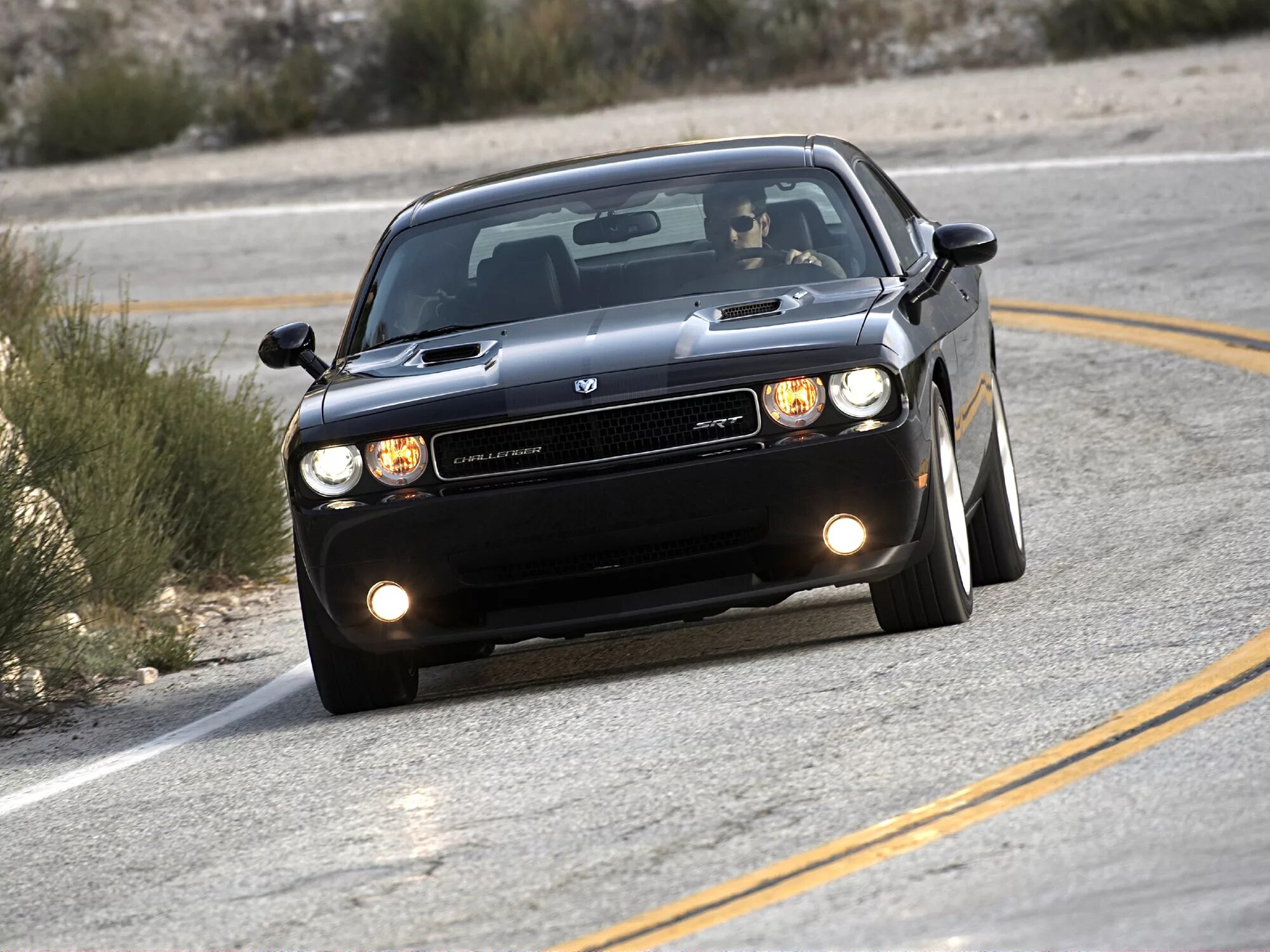 Додж 5 поколение. Dodge Challenger srt8. Dodge Challenger srt 2008. Додж Челленджер СРТ 8. Dodge Challenger srt8 2008.