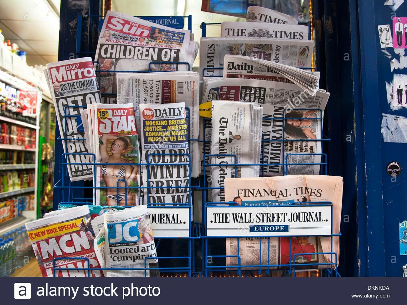 Newsagents перевод. Newsagents. Newsagent's shop. Newsagent's картинка. Newsagent's перевод.