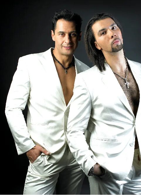 дуэт вокалистов. дуэт. дуэт на сцене. дуэты певцов. дуэт певцы.