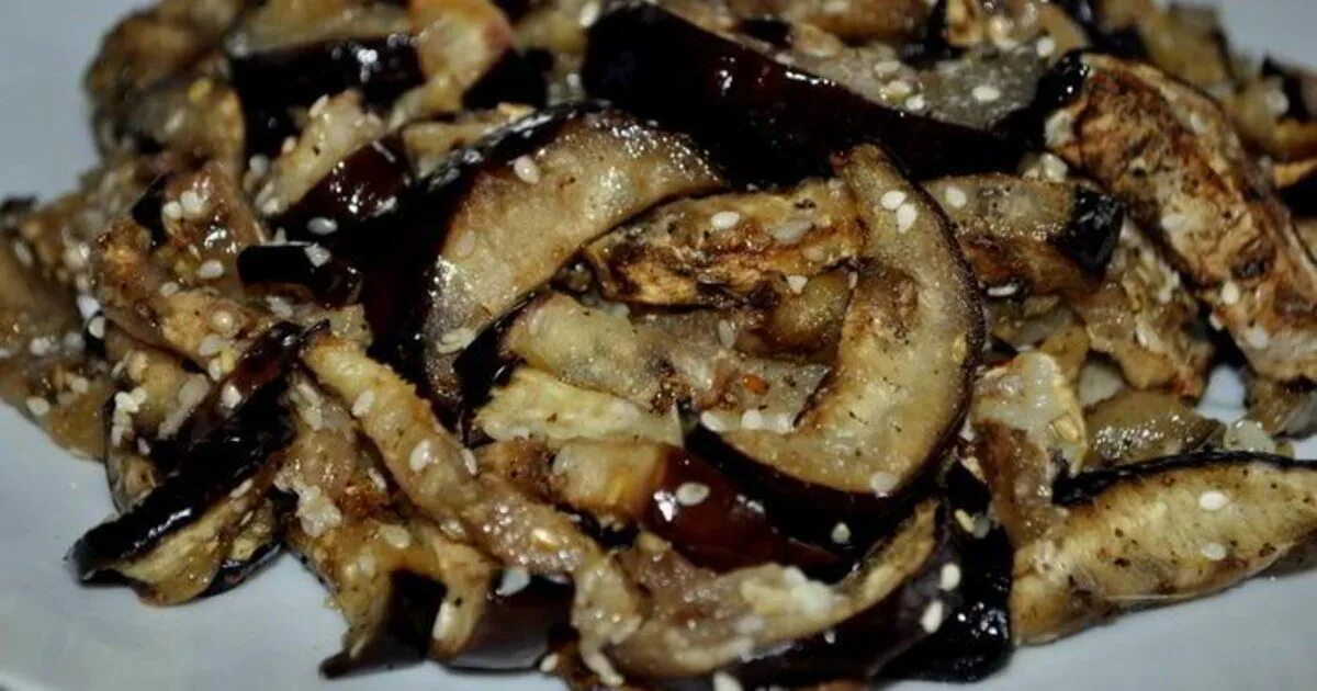 Баклажаны в соевом соусе. Баклажаны в кисло-сладком соусе. Закуска из баклажанов с кунжутом. Баклажаны с уксусом и соевым соусом. Баклажаны жареные в крахмале.