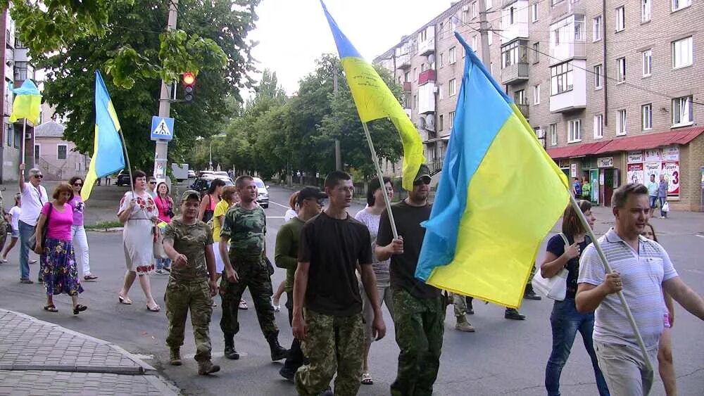 Бахмут сегодня новости последнего дня. Пахмут украина город война. бахмут украина население. украина в бахмут 2016. флаг артемовска бахмута.