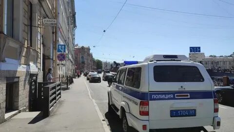 Никому не расстегивала штанишки