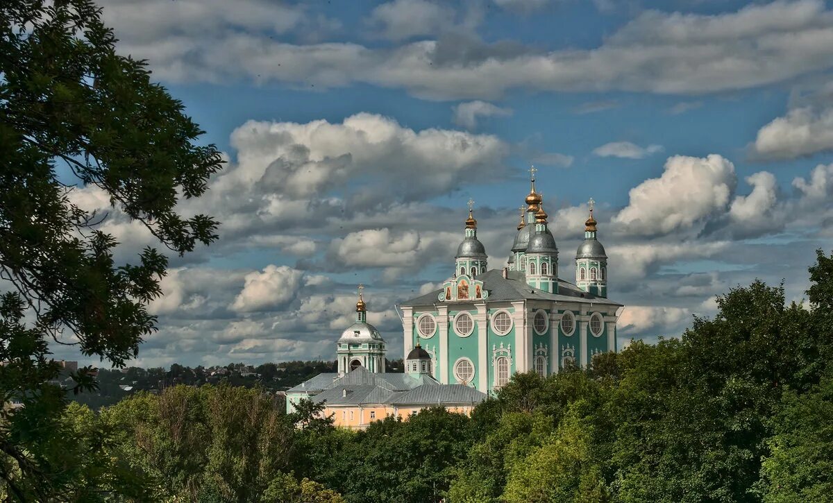 Московская область город смоленск. Смоленск достопримечательности набережная. Виды Смоленска. Смоленский храм на горе. Виды г.Смоленска.