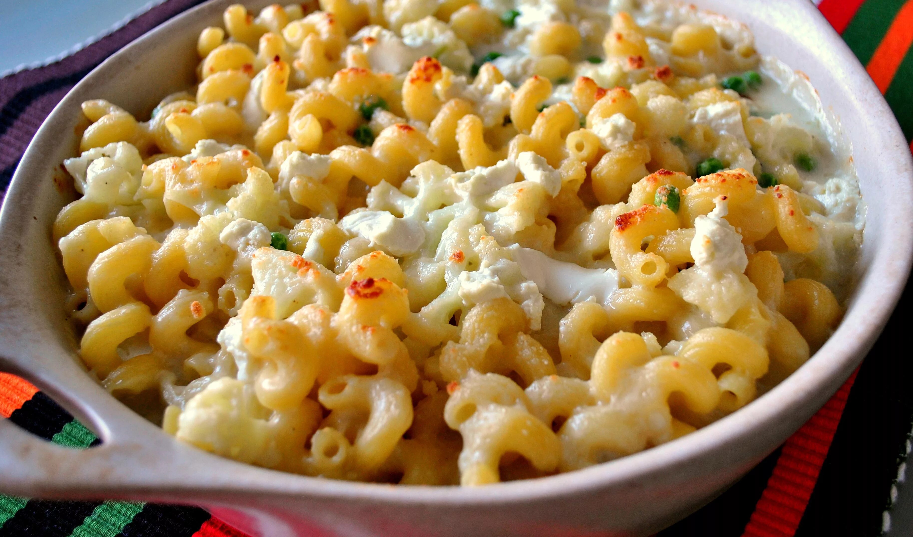 Неприятного аппетита. Macaroni and Cheese. Макароны с сыром в Симпсонах. Макароны с сыром можно есть при диете.