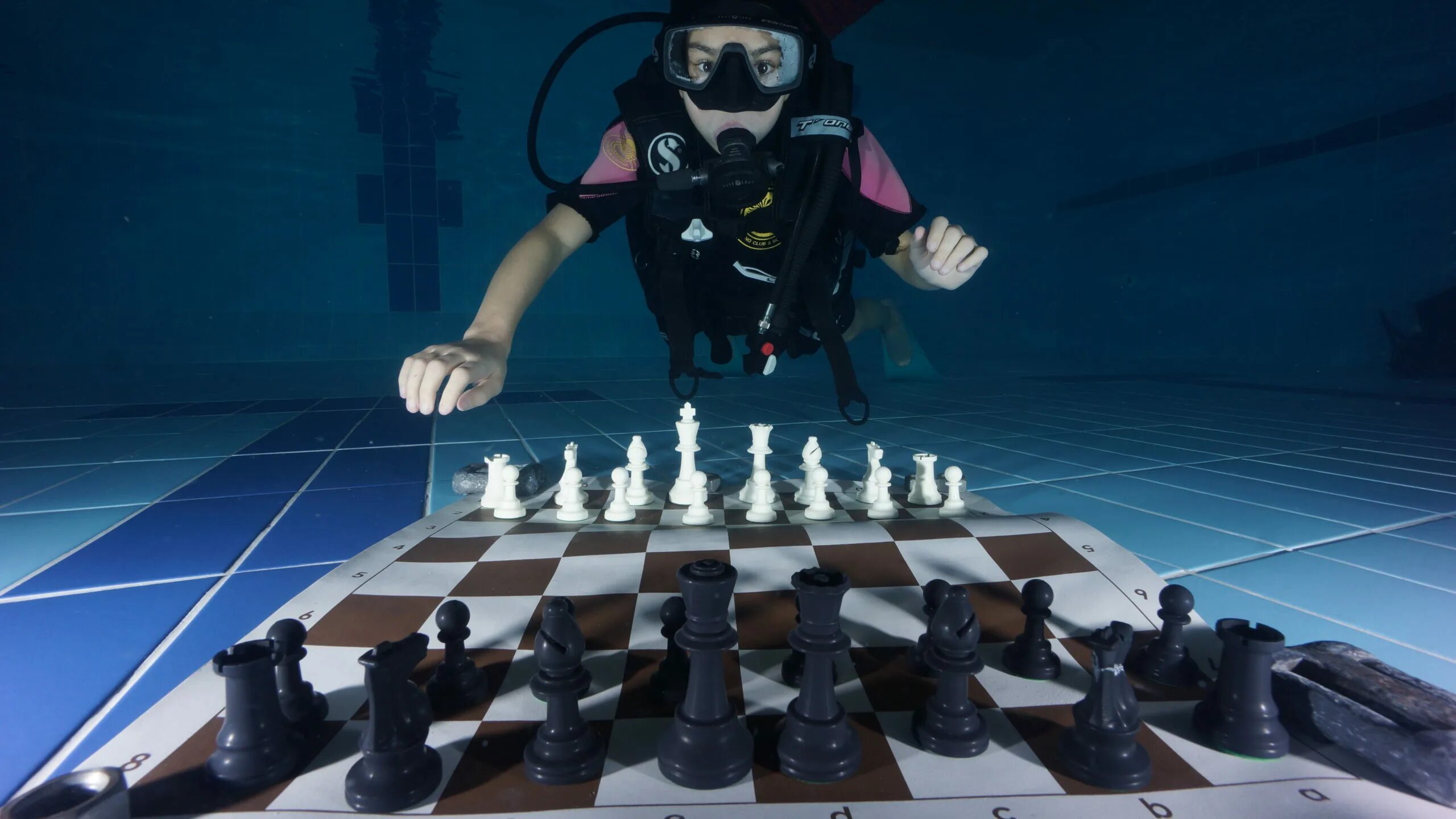 Шахматы. Шахматы на воде. Игра шахматы. Подводные шахматы вид спорта. Играть в шахматы 18