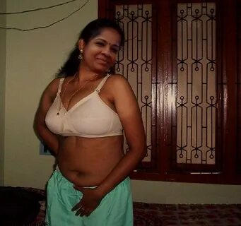 Tamil aunties nude in saree.