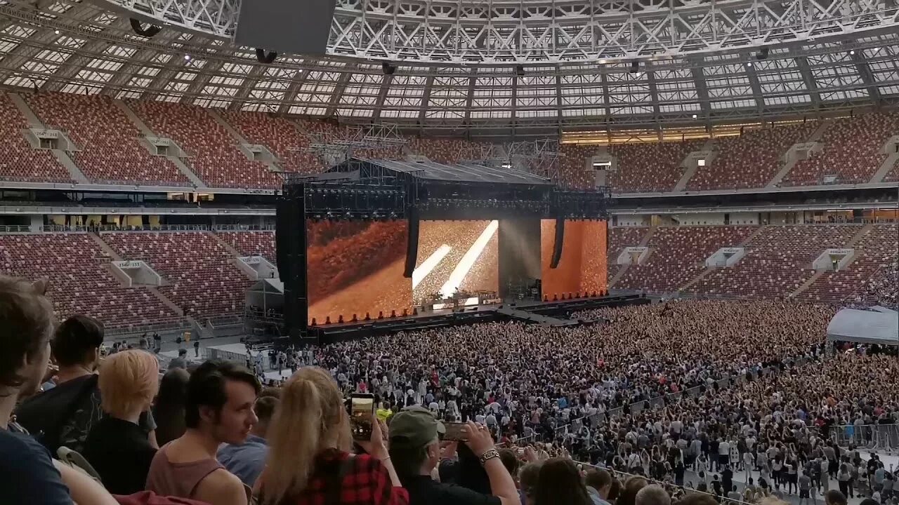 Сектор лучшее видео. Большая спортивная Арена Лужники концерт. Лужники стадион Москва концерт. БСА Лужники концерт. Сцена Лужники Москва.