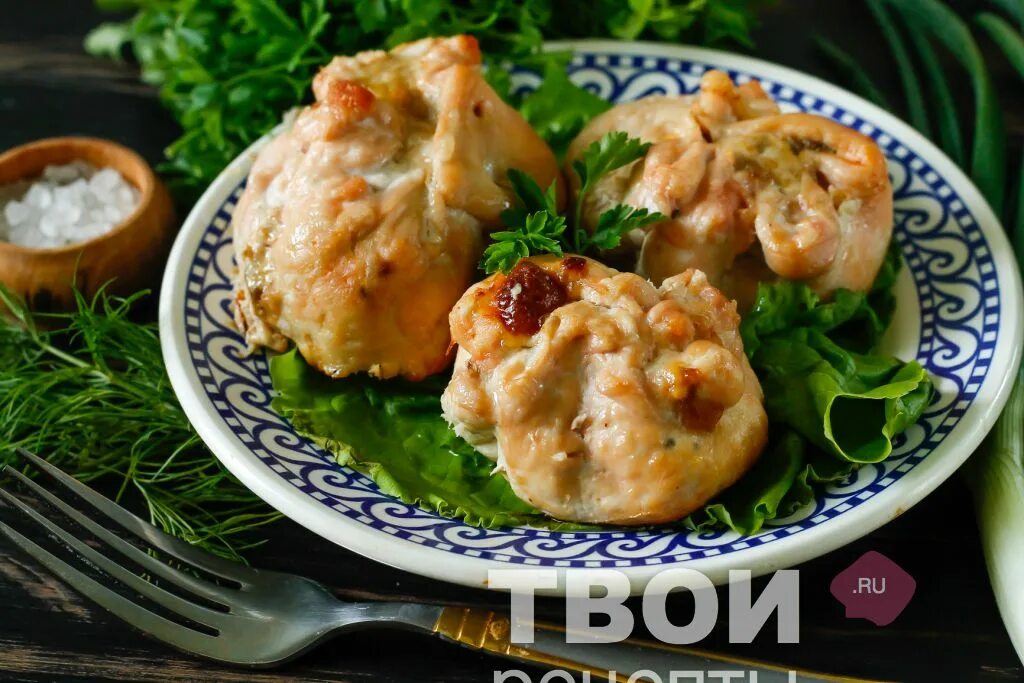 Куриные мешочки с сыром. Мешочки с сыром и грибами. мясные мешочки. мясные мешочки с грибами. мясные мешочки с начинкой.