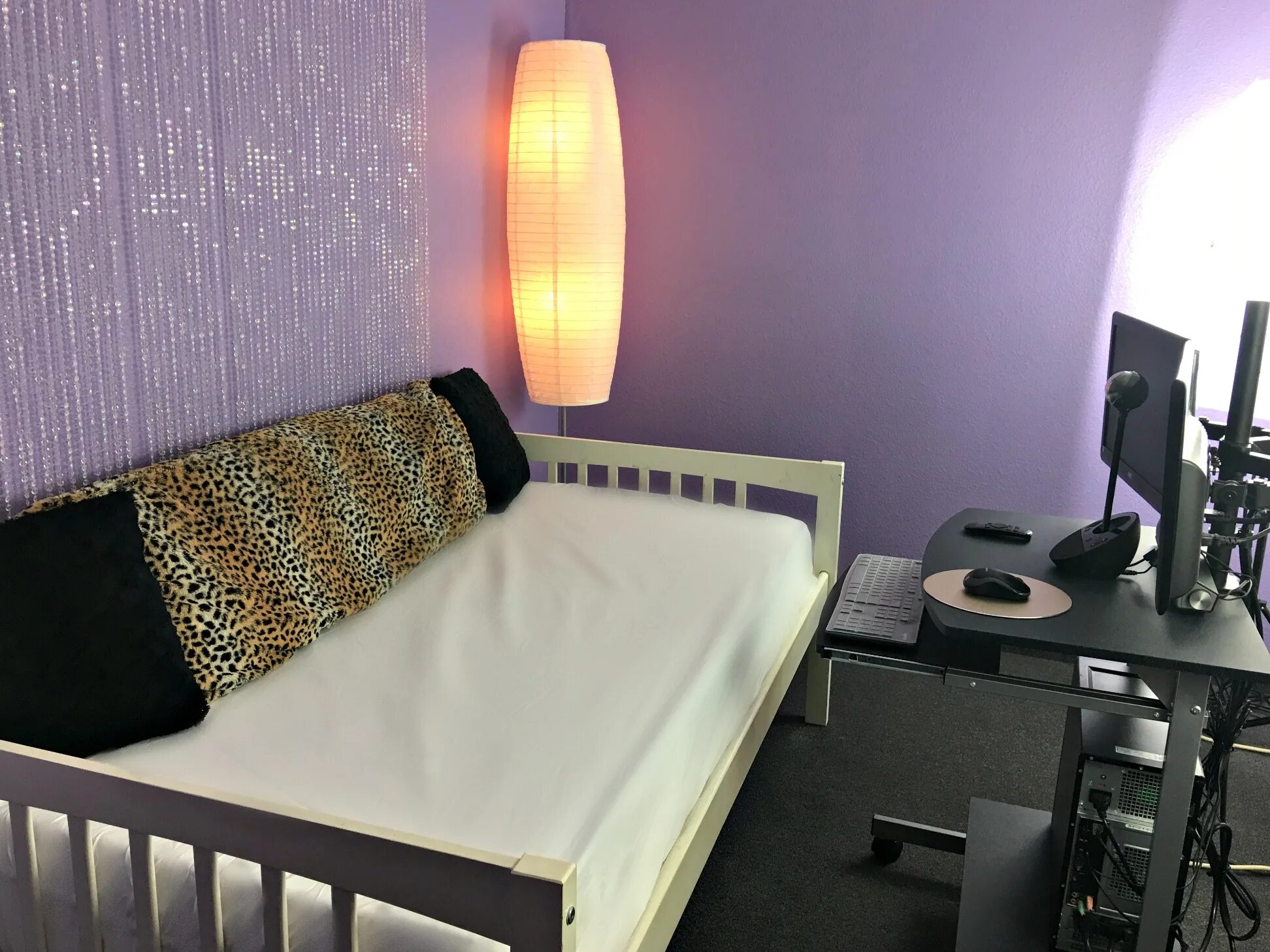 Комната веб дизайнера. My sisters room. Вебкам студия интерьер. Cam rooms video. Webcam комната.