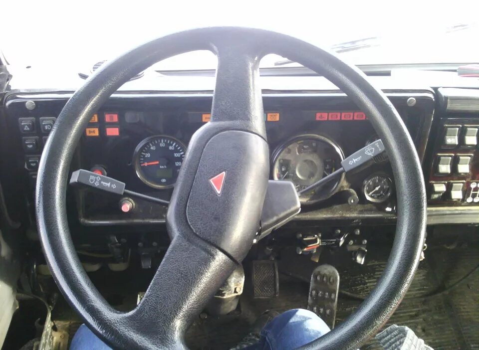 Обшил руль кожей - Камаз 53212, 9,9 л, 1992 года стайлинг DRIVE2