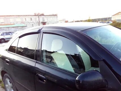 Приклеить ветровики на авто