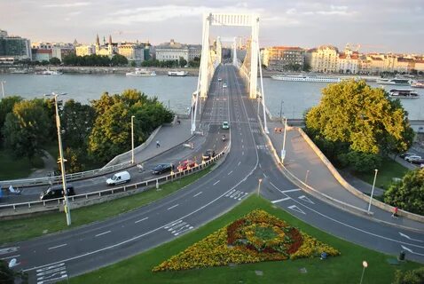 Мост расположен