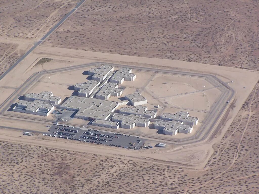 Nevada department of corrections. Колманскоп город-призрак в намибии. Город колманскоп (пустыня намибия). Desert prison. Невада колония.