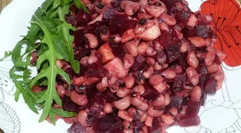 Салат с фасолью и свеклой
