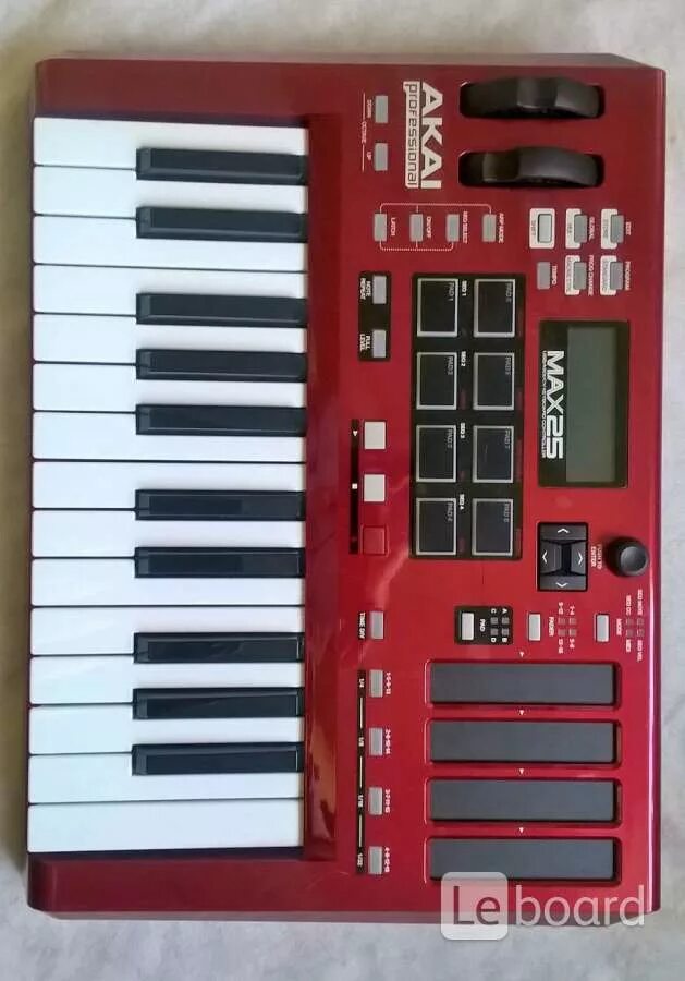 Midi клавиатура smk 25. Akai max 25. миди клавиатура акай 25. midi akai beliy. миди 49 akai москве.