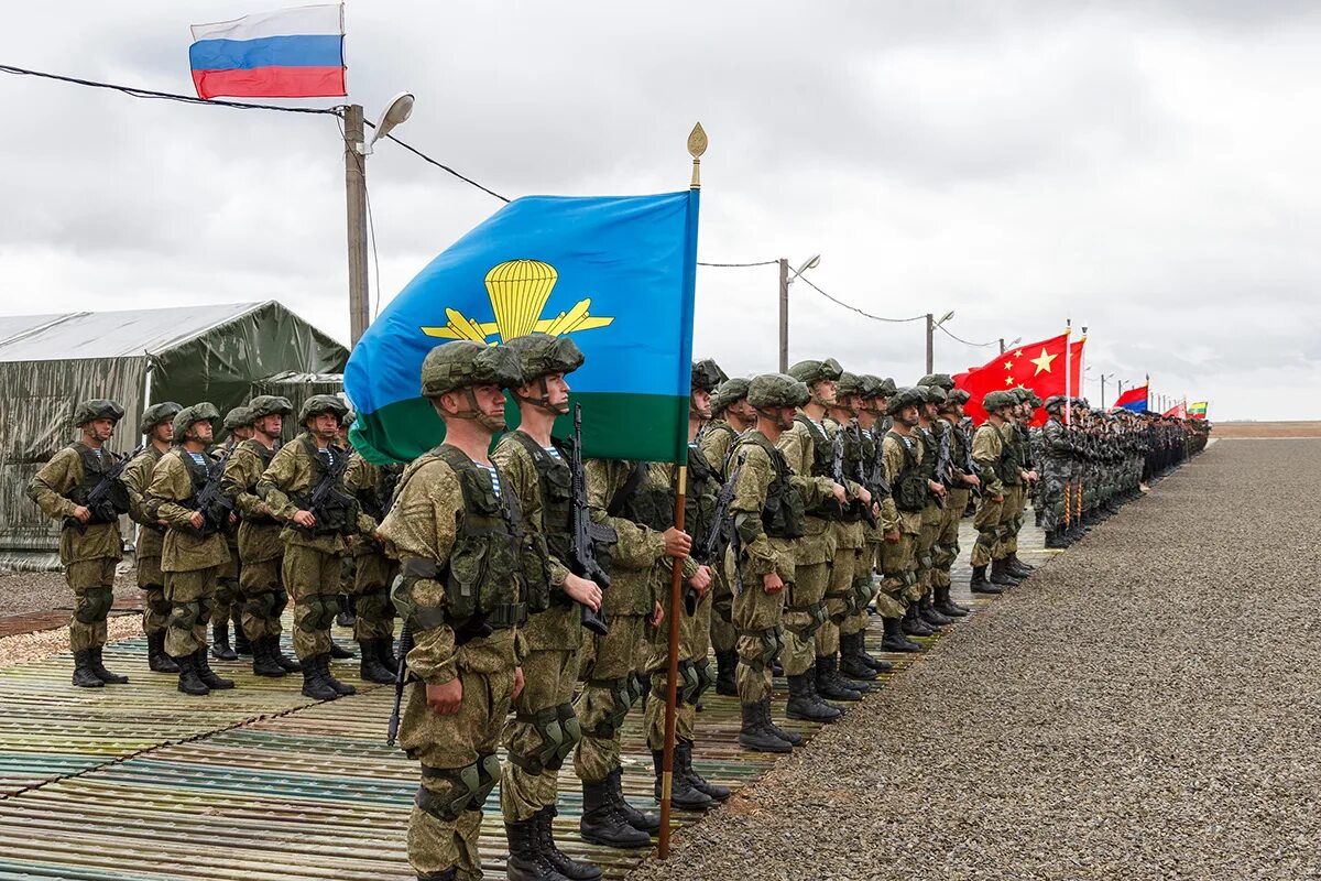 Военный ход. ВДВ СКШУ Кавказ-2020. СКШУ Кавказ 2020 Капустин Яр. Учения Кавказ 2020 ВДВ. Учения Кавказ 2020 Капустин Яр.