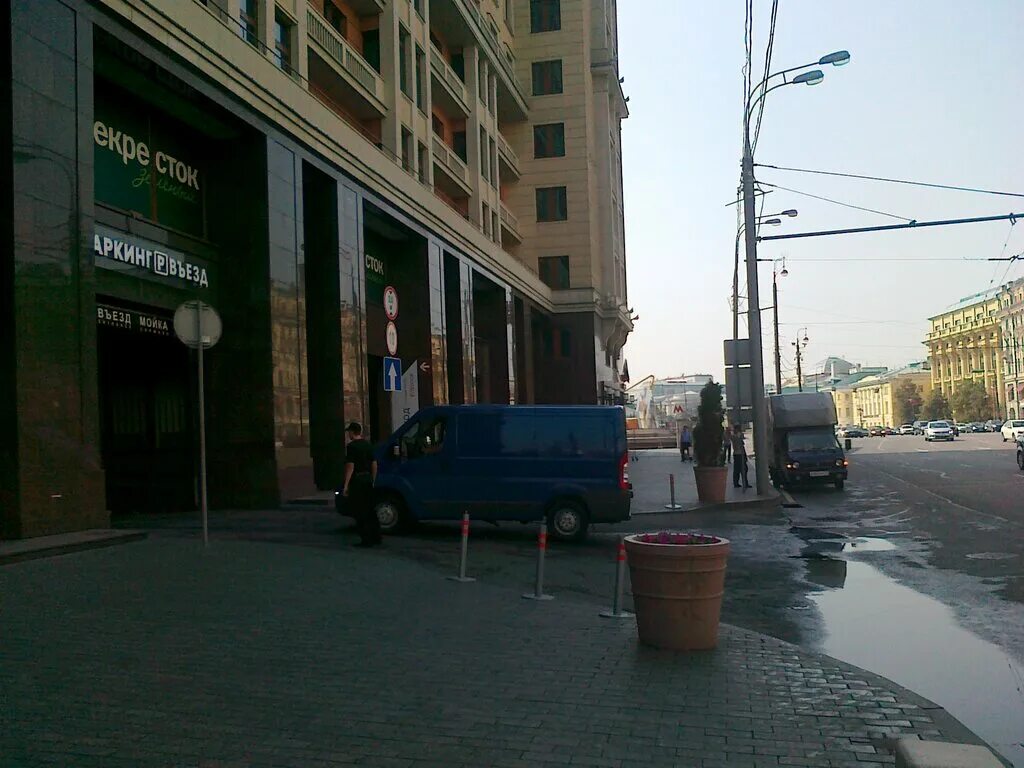 паркинг охотный ряд. метрополис подземный паркинг. парковка около большого театра. подземная парковка охотный ряд. паркинг охотный ряд.