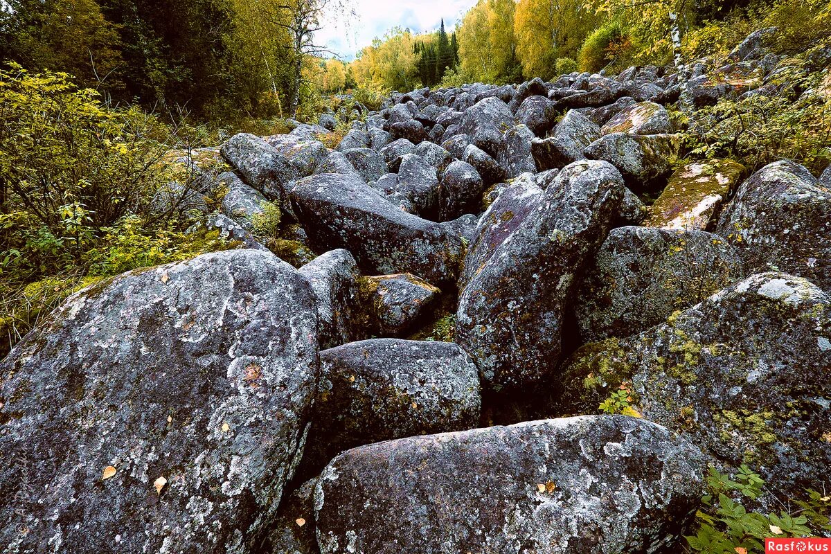 деревня камень новгородская область волотовский район. скала часовой советский район. менгиры неолит. каменные кресты псковской области. р д каменный.