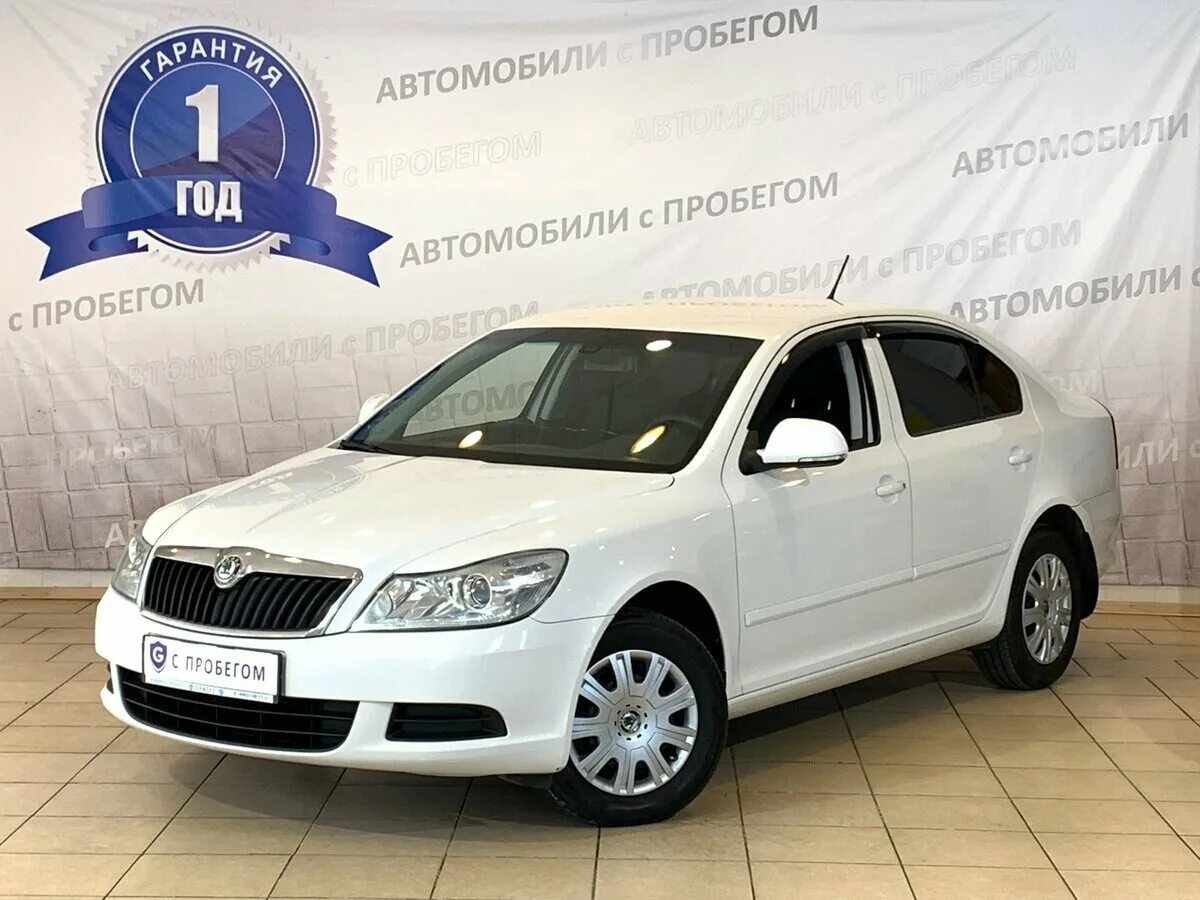 Авто на авито липецкая область с пробегом шкода воронеж. Шкода октавия лифтбек 2013. Skoda octavia 2011 серебро. Октавия 2012 предлюкс. 6 at.