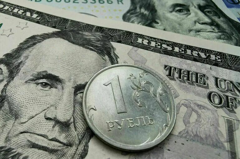 100 долларов в рублях. Рублей и выше то. 400 купюр. 60 тысяч рублей. Миллион рублей.