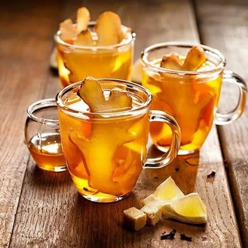 Напиток чай лимон. Имбирный чай. Чай с имбирем. Чай с медом. Чай с лимоном и имбирем.