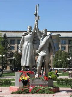 Памятники подольска
