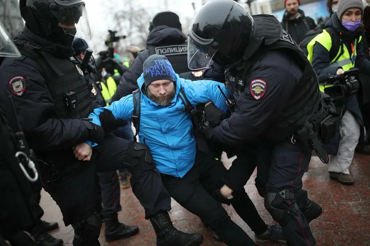 Митинги в Москве сейчас. Сегодняшний митинг в Москве. Митинг в Москве вчера. Что творится в москве сегодня новости