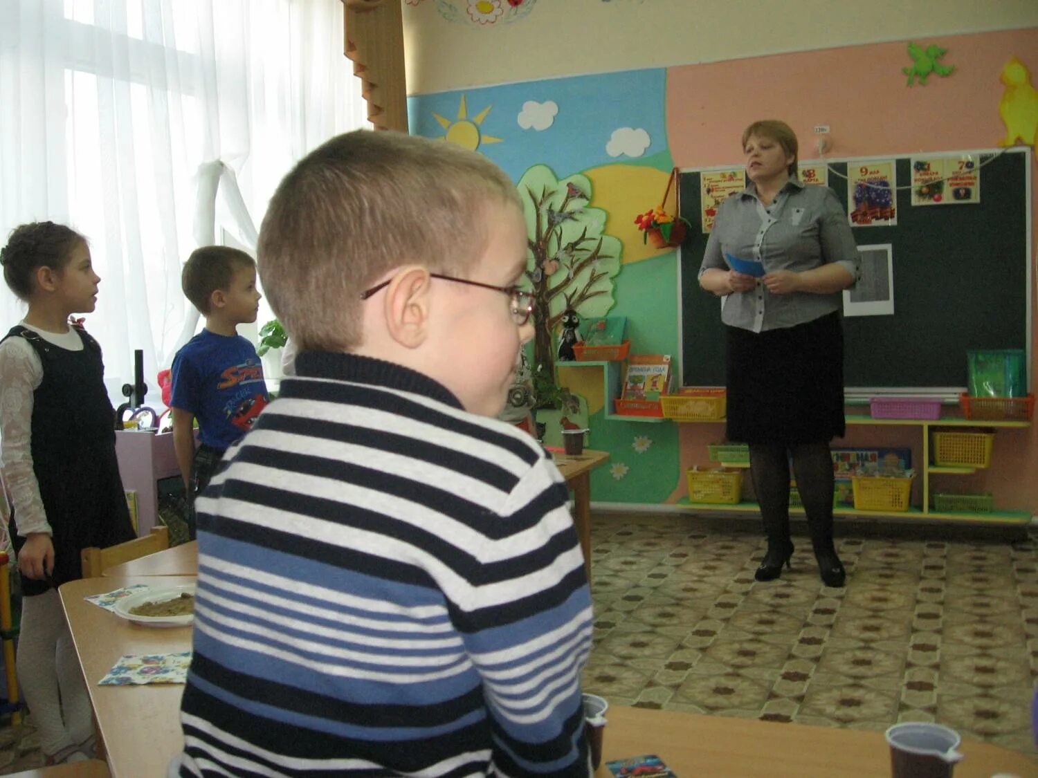 Утренник 23 февраля. 28 февраля в детском саду. 28 февраля в детском саду. Утренник в садике на 23 февраля. Утренник 23 февраля в детском.