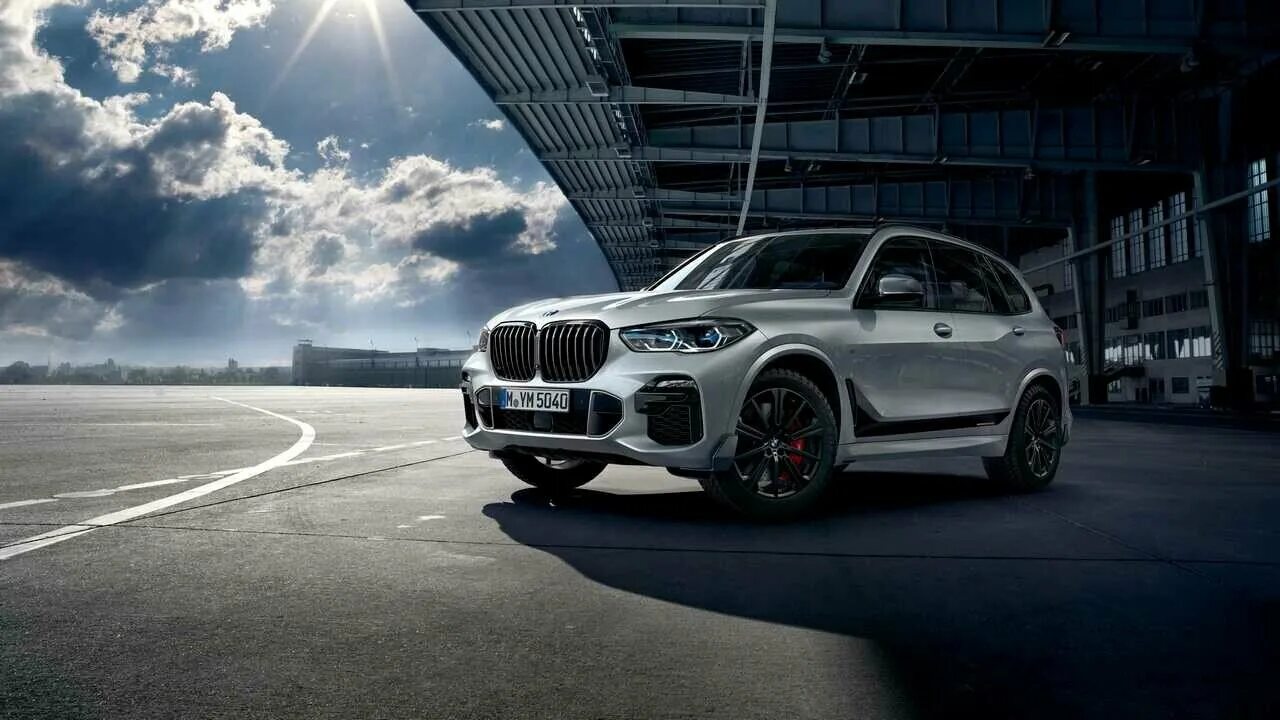 X5 g05 отзывы. BMW x5m g05. BMW x5 g05 m Performance. BMW x5m 2021. БМВ x5m 2019.