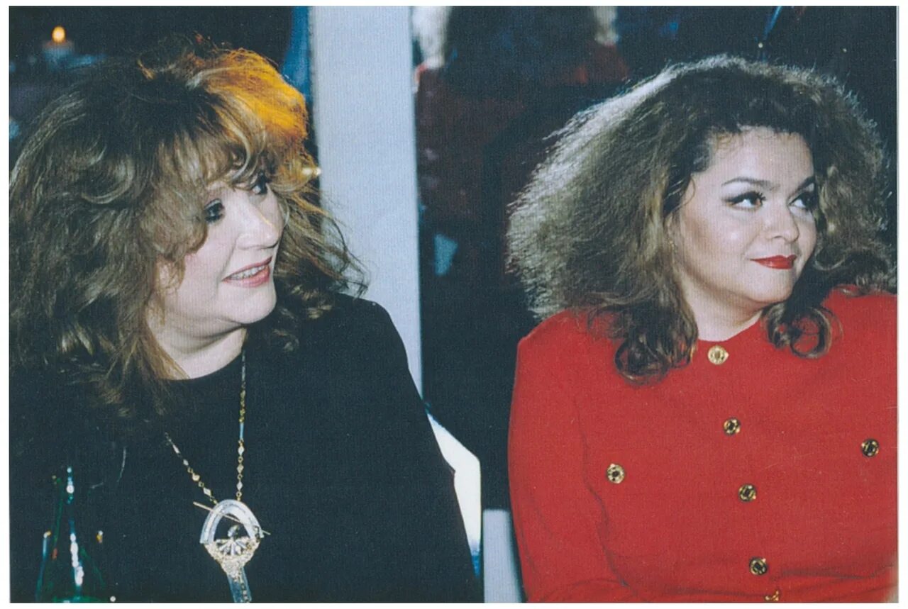 Лариса долина и алла пугачева. Сколько лет долиной и пугачевой. Сколько лет долиной и пугачевой. Сколько лет долиной и пугачевой. Пугачева в молодости и сейчас.