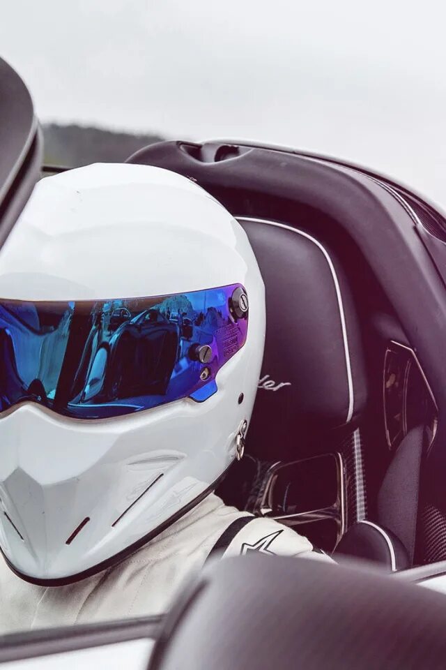 Приложение шлемы. Необычные мотошлемы. шлем top gear. шлем мотоциклиста с ушками. шлем мото принтест.