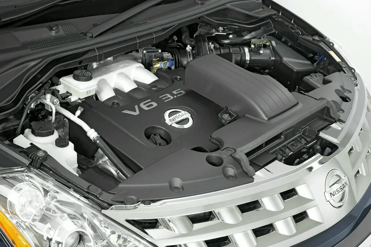 Мурано z50 подкапотное пространство. Nissan vq35de. Nissan murano двигатель. Моторный отсек мурано z50. Nissan murano двигатель.