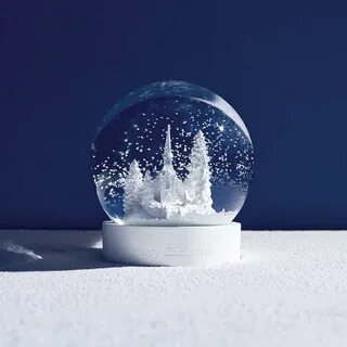 Стеклянный шар со снегом внутри