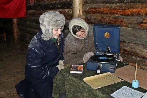 Жил в землянке в окопе