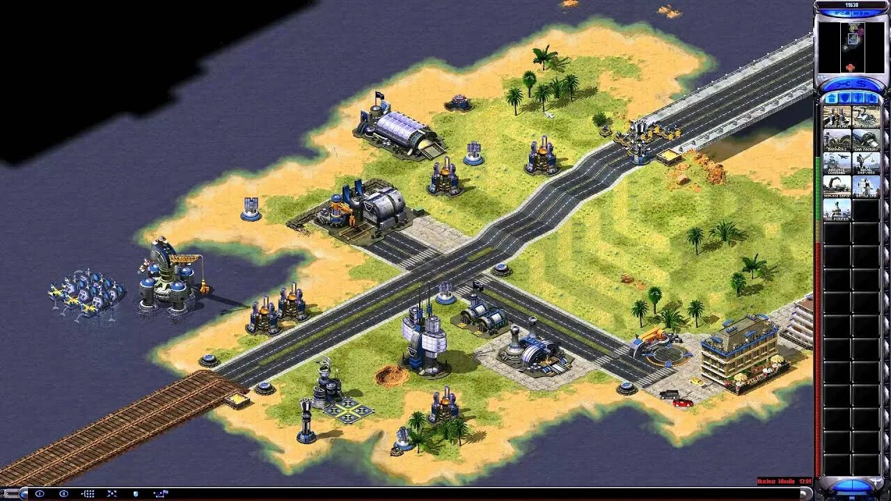 Red alert 2 механики. Red Alert 2. Command & Conquer: Red Alert 2 Westwood Studios. Red Alert 2 верфь. Ред Алерт 2002.